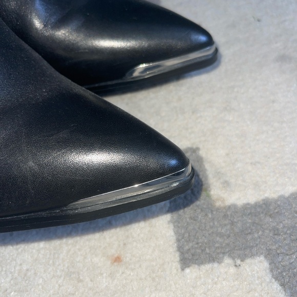 Beautiful Black Steve Madden booties - Picture 3 of 6